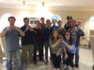 Brothers Help Phi Mu around their House (Samford 20160308)