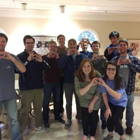 Brothers Help Phi Mu around their House (Samford 20160308)