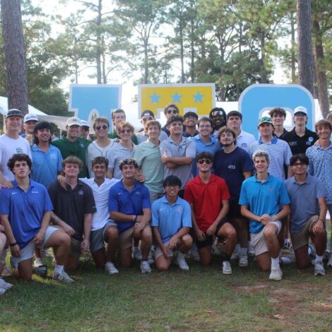 ETA PSI POSES FOR PARENTS WEEKEND TAILGATE!