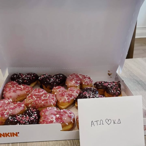 Eta Rho Brothers suprise Kappa Delta on Valentines day