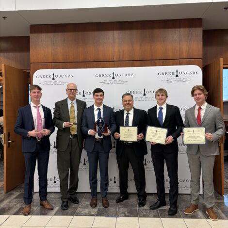 Gamma Zeta Wins UIUC IFC Fraternity of the Year