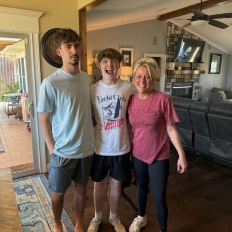 Mom meets Brothers!