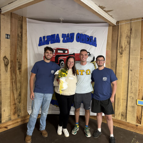 Zeta Lambdas, New House Mom - Holly Jackson