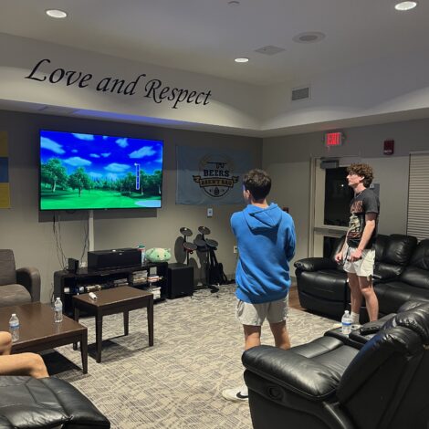 Brothers Hold Wii golf tournament at the chapter house