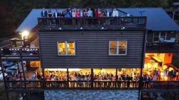 Epsilon Kappa goes to annual Formal Trip in Gatlinburg Tennessee