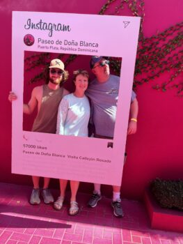 Brother Vredenburgh goes on vacation with former Greek life parents