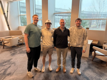 Brothers get photo with Wynn Smiley